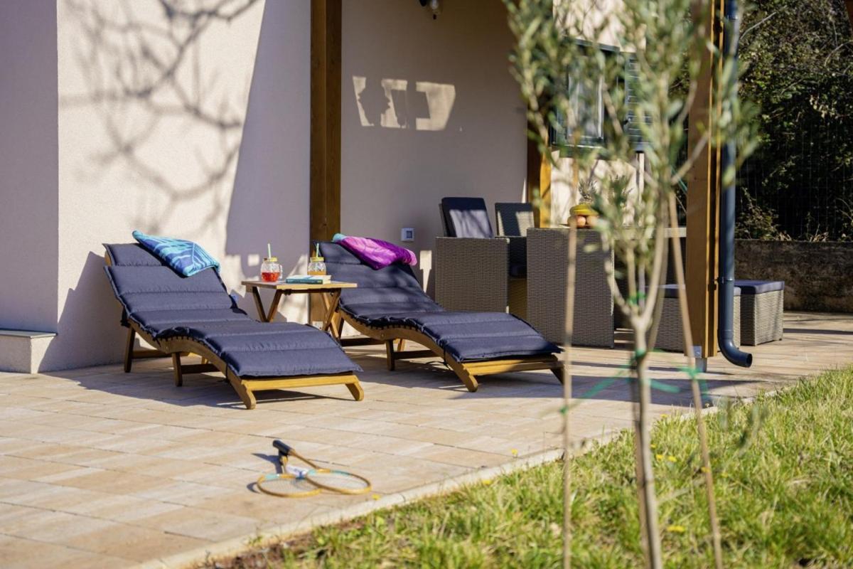 Вилла Modean In Pula - Haus Fuer 2-3 Personen Экстерьер фото