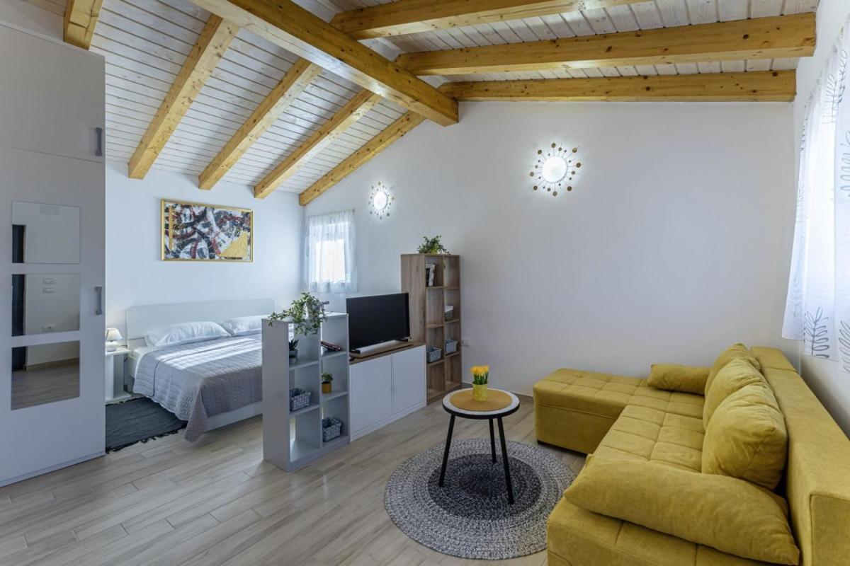 Вилла Modean In Pula - Haus Fuer 2-3 Personen Экстерьер фото
